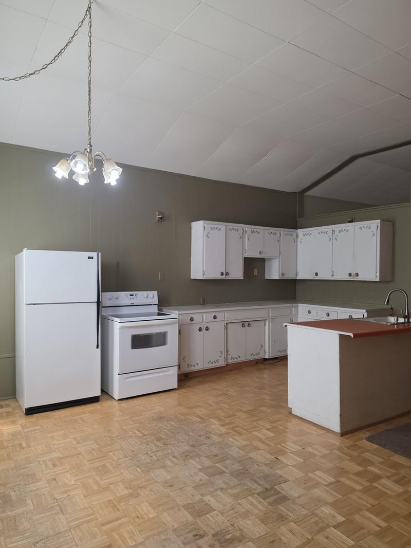 30 S Main St, Kimball, MN 55353
