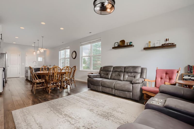 10298 Elm Ln, Rogers, MN 55374