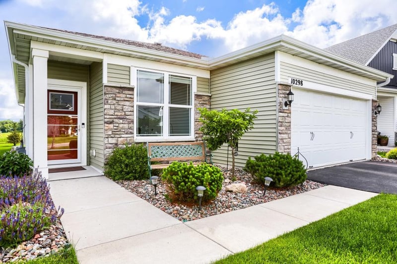 10298 Elm Ln, Rogers, MN 55374