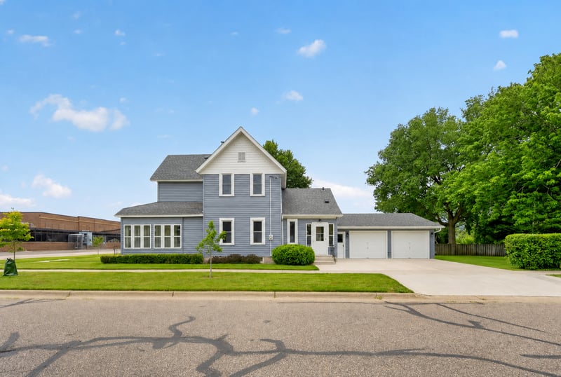 302 S Prairie St, Lake City, MN 55041