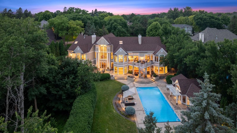 2350 Cherrywood Rd, Minnetonka, MN 55305