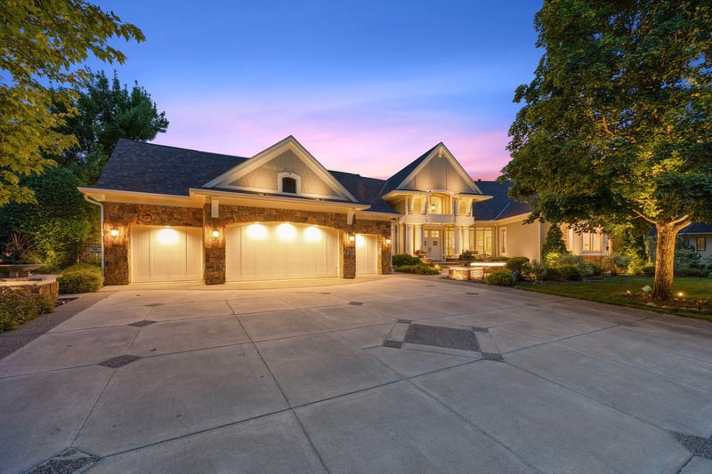 2350 Cherrywood Rd, Minnetonka, MN 55305