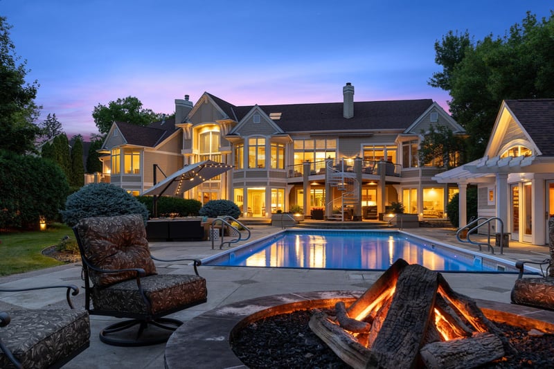 2350 Cherrywood Rd, Minnetonka, MN 55305