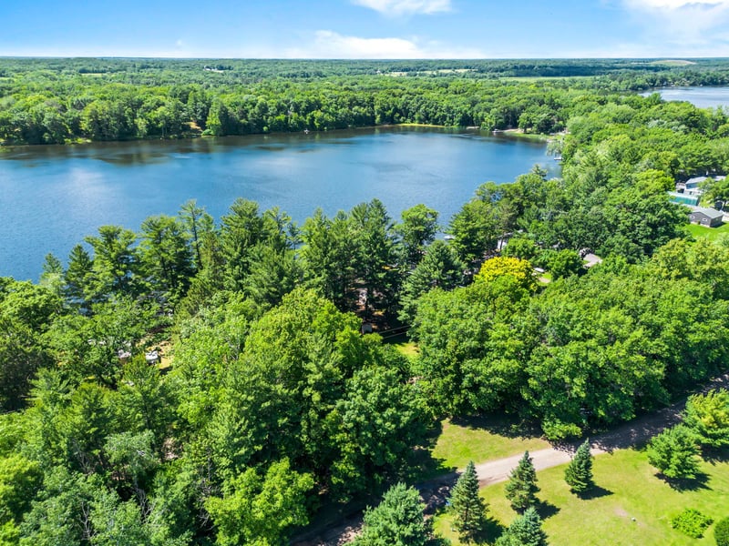1585 Devils Lake Dr, Mora, MN 55051