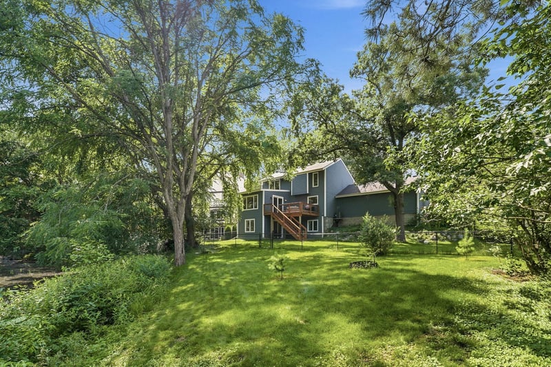 8601 Chalet Rd, Bloomington, MN 55438