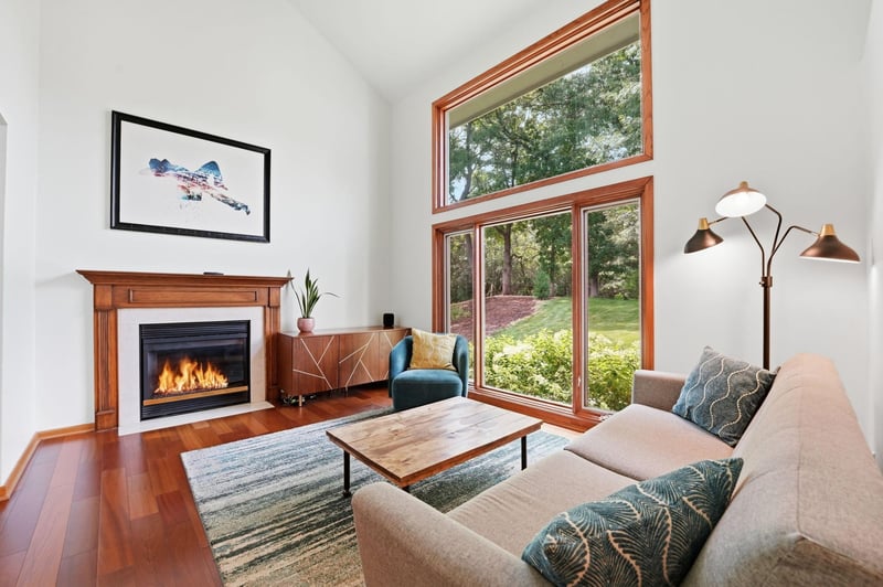8601 Chalet Rd, Bloomington, MN 55438
