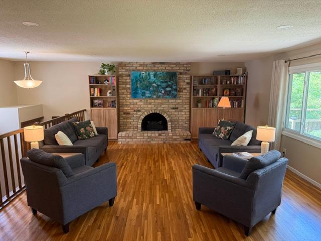 3317 Red Oak Cir S, Burnsville, MN 55337