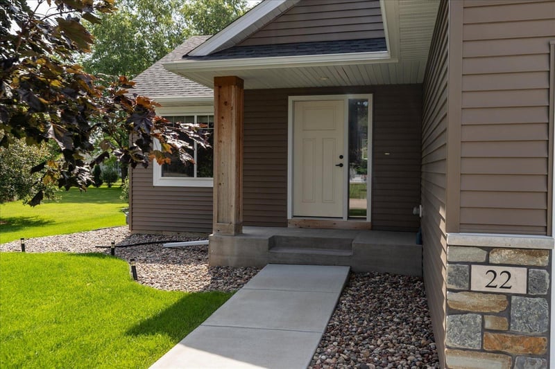 22 Garden Ct, Lake City, MN 55041