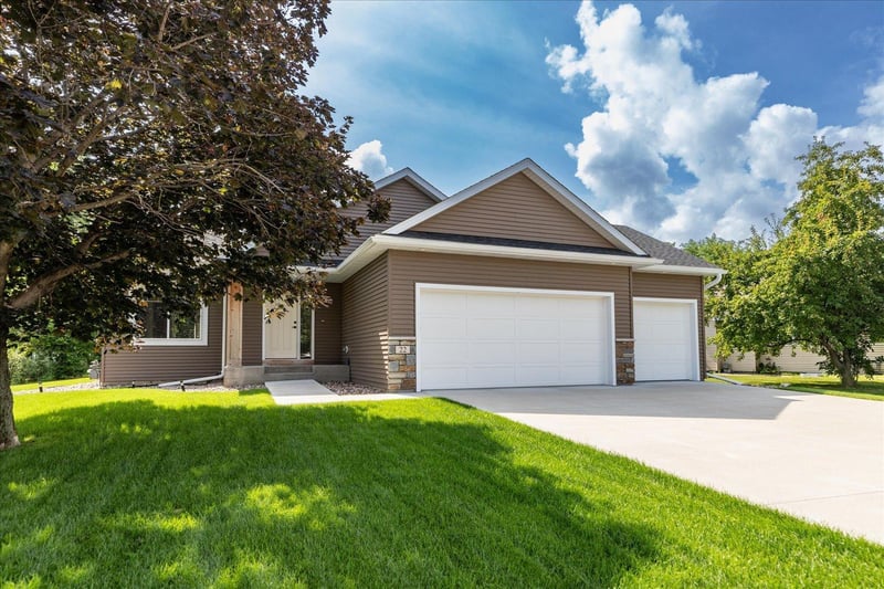 22 Garden Ct, Lake City, MN 55041