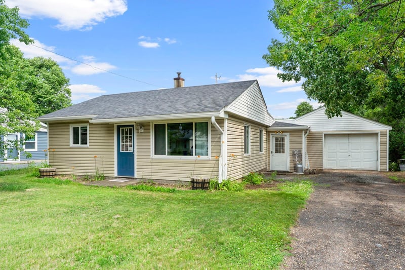 918 Geiger St, Osceola, WI 54020
