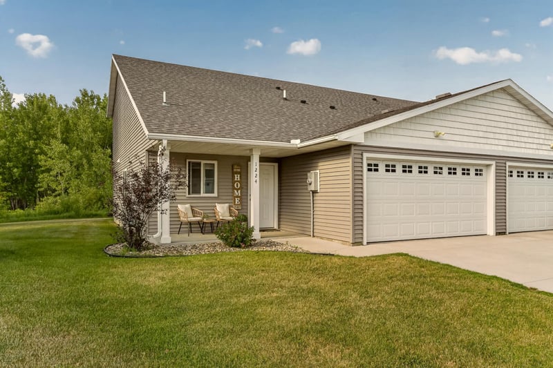 1224 Sundance Ct NE, Byron, MN 55920