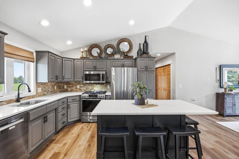 19436 Memory Cir, Hutchinson, MN 55350
