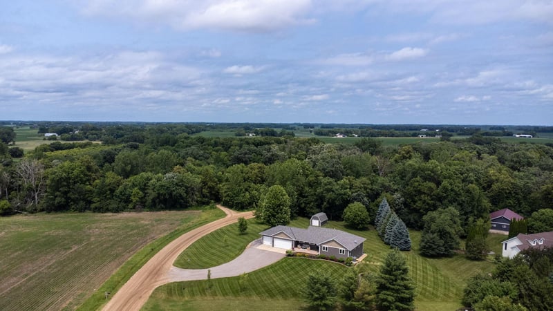 19436 Memory Cir, Hutchinson, MN 55350