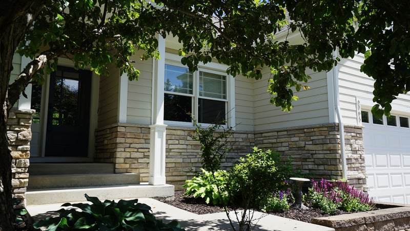 6065 Seamans Dr, Shorewood, MN 55331