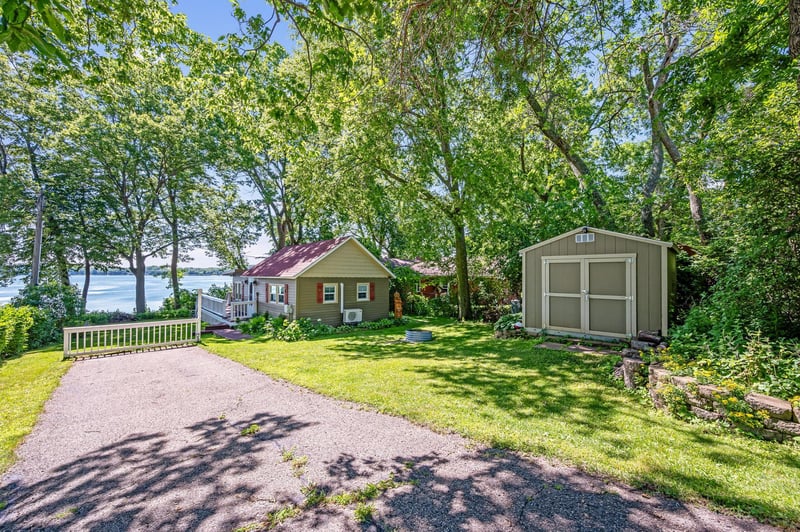 3746 Sioux Ln, Madison Lake, MN 56063