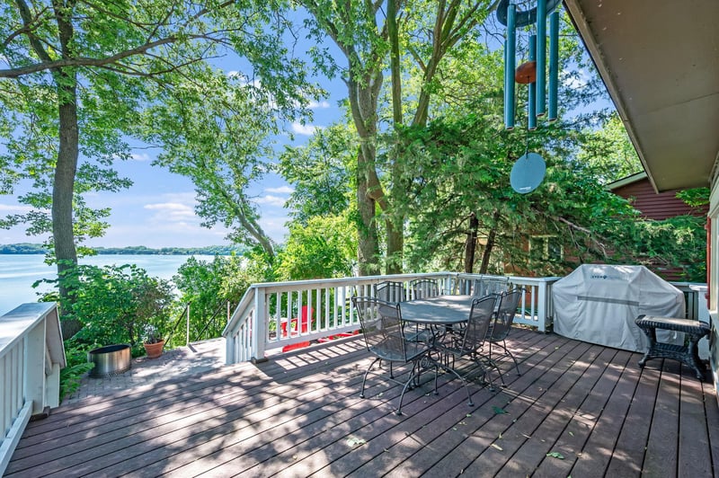 3746 Sioux Ln, Madison Lake, MN 56063
