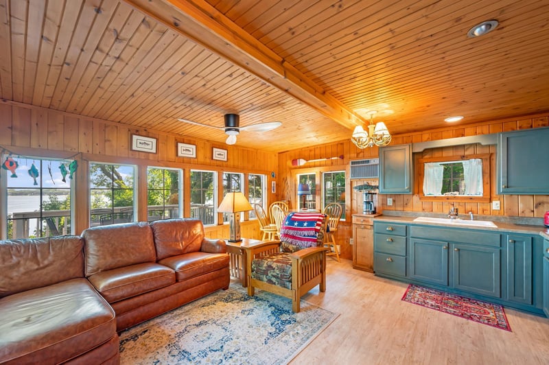 3746 Sioux Ln, Madison Lake, MN 56063