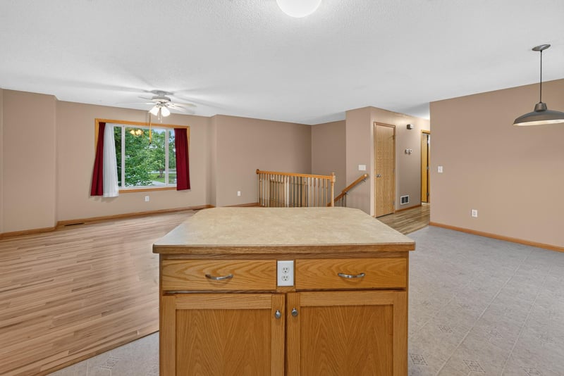806 Marion St SE, Isanti, MN 55040
