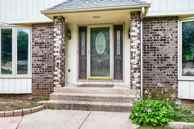 3005 Carlsbad Ct, Burnsville, MN 55337