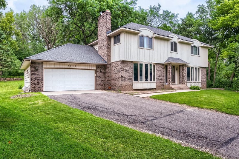 3005 Carlsbad Ct, Burnsville, MN 55337