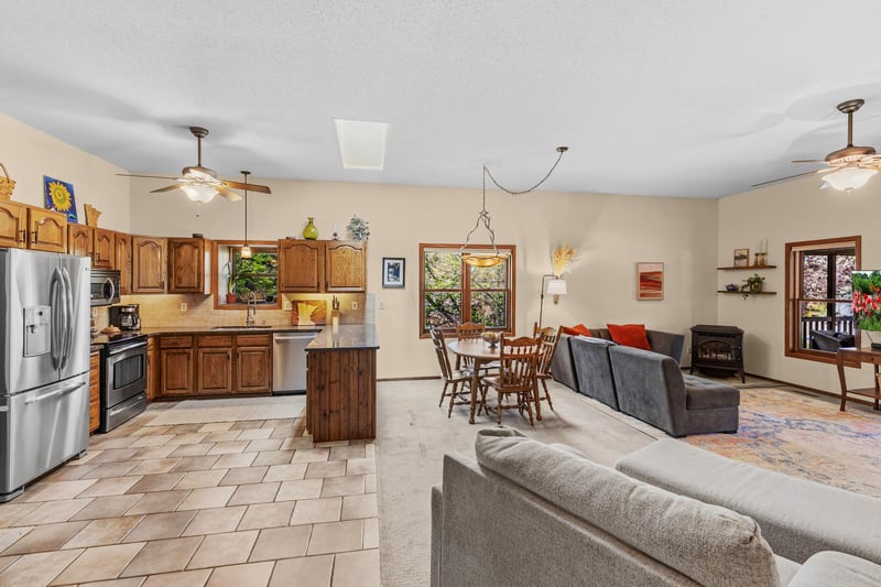 840 Hallam Ave N, Mahtomedi, MN 55115