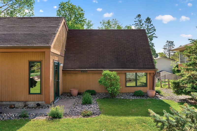 4900 Larson Rd, Shoreview, MN 55126