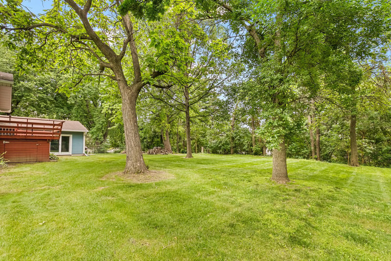 1390 Rainier Ln, Eagan, MN 55121