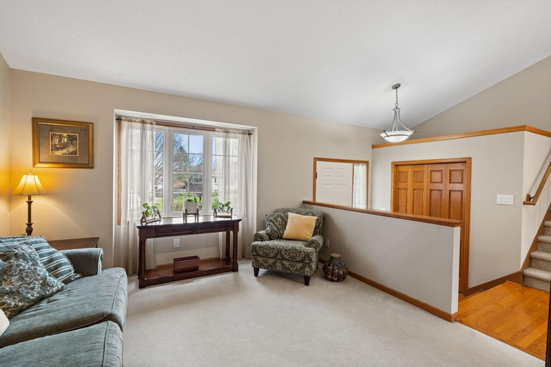 6345 Bailey Trl, Inver Grove Heights, MN 55077