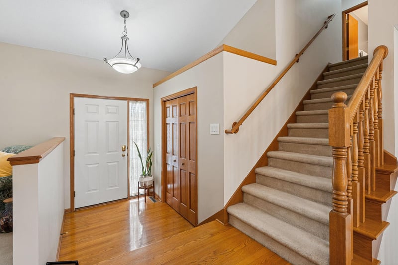6345 Bailey Trl, Inver Grove Heights, MN 55077