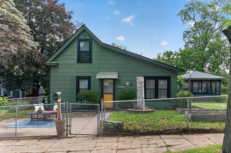 517 Sidney St E, Saint Paul, MN 55107