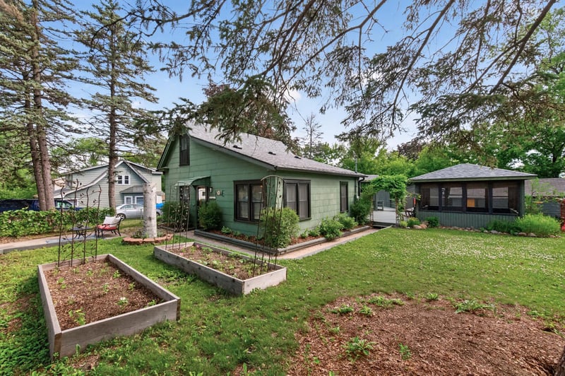 517 Sidney St E, Saint Paul, MN 55107