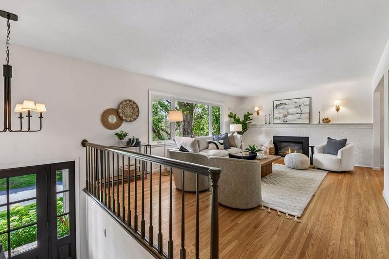 16608 Eagle Ridge Dr, Minnetonka, MN 55345