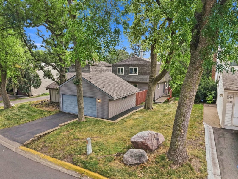 5486 W Bavarian Ps, Fridley, MN 55432