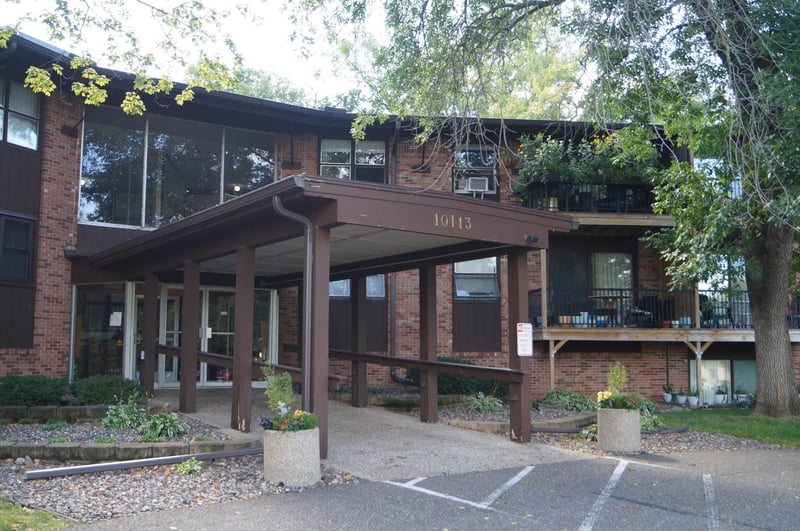 10113 W 34th St #338, Hopkins, MN 55305