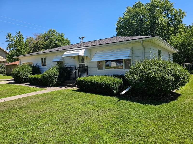 507 S Elm St, Lamberton, MN 56152