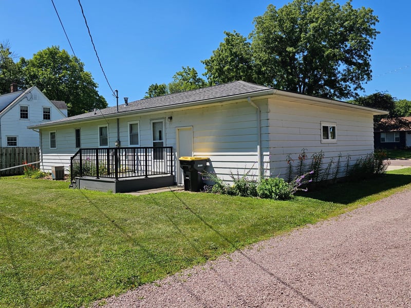 507 S Elm St, Lamberton, MN 56152