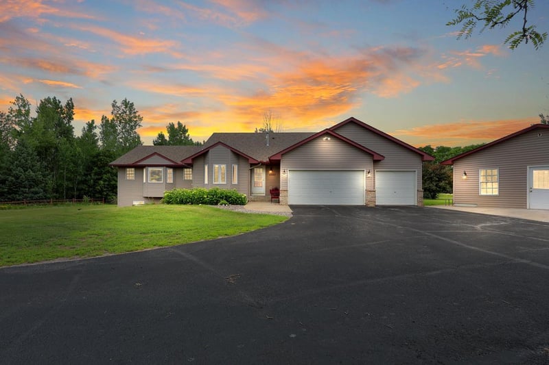 17153 Butternut St NW, Andover, MN 55304