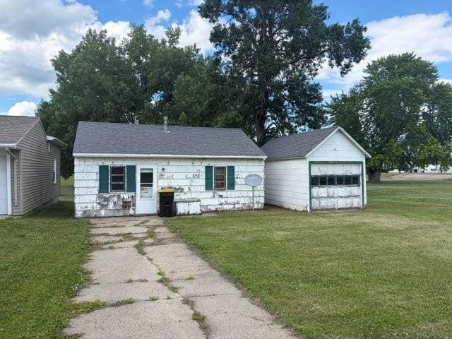 522 E 2nd St N, Truman, MN 56088