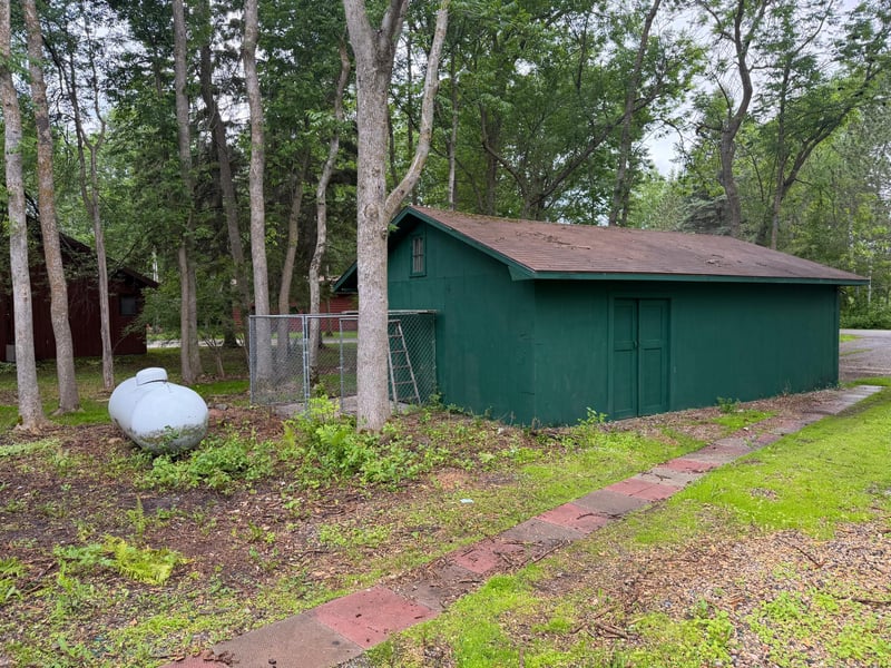 210 Oak Rd, Warroad, MN 56763