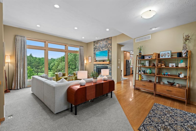 1314 Mayflower Dr, Northfield, MN 55057