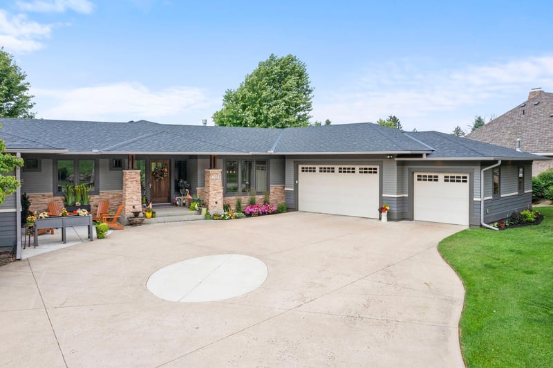 1314 Mayflower Dr, Northfield, MN 55057