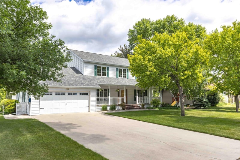 805 Pleasant Dr, Ada, MN 56510