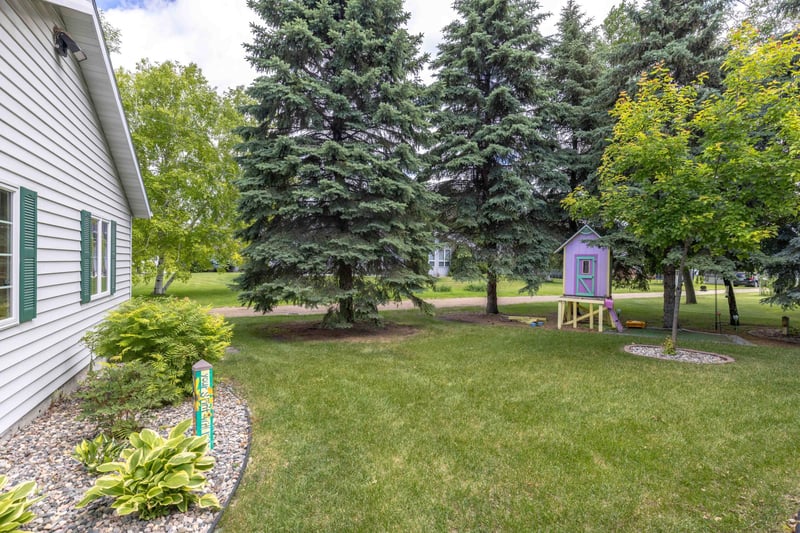 805 Pleasant Dr, Ada, MN 56510