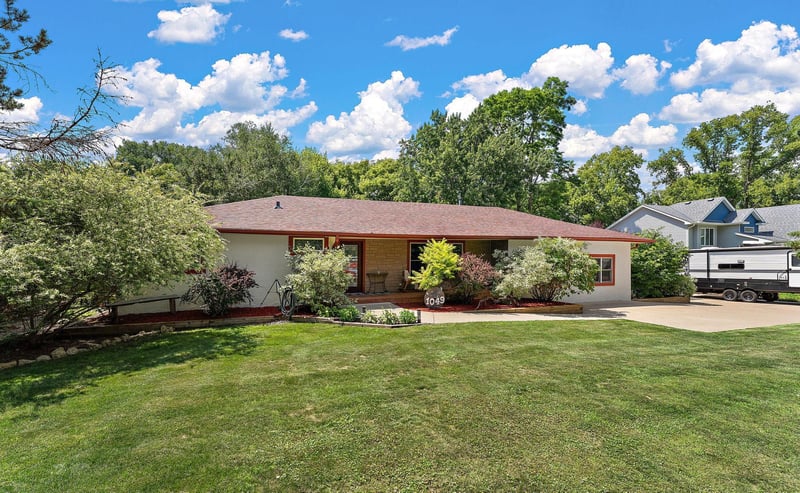 1049 2nd St, Saint Paul Park, MN 55071