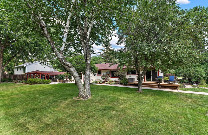 1049 2nd St, Saint Paul Park, MN 55071