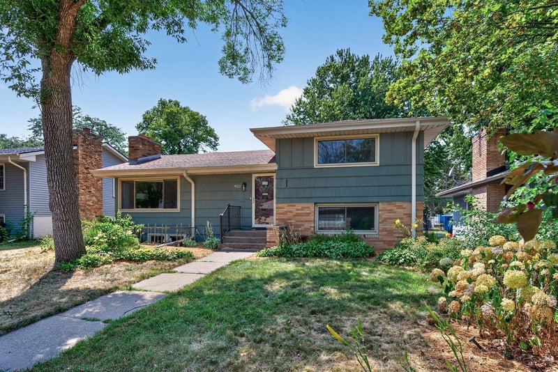 4621 Ewing Ave N, Robbinsdale, MN 55422