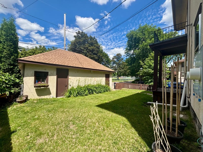 157 Lexington Pw S, Saint Paul, MN 55105