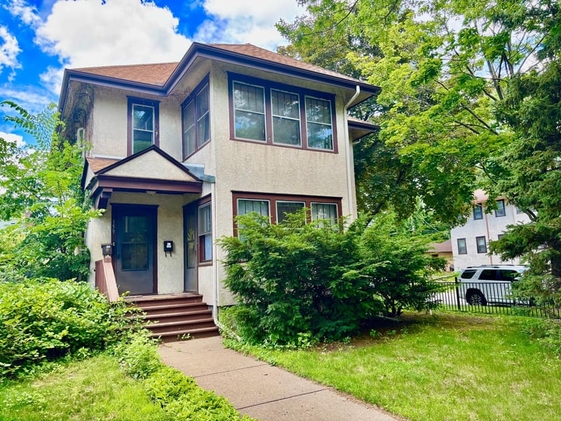 157 Lexington Pw S, Saint Paul, MN 55105