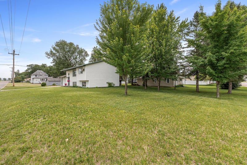 602 1st Ave SE, Little Falls, MN 56345