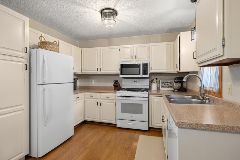 602 1st Ave SE, Little Falls, MN 56345